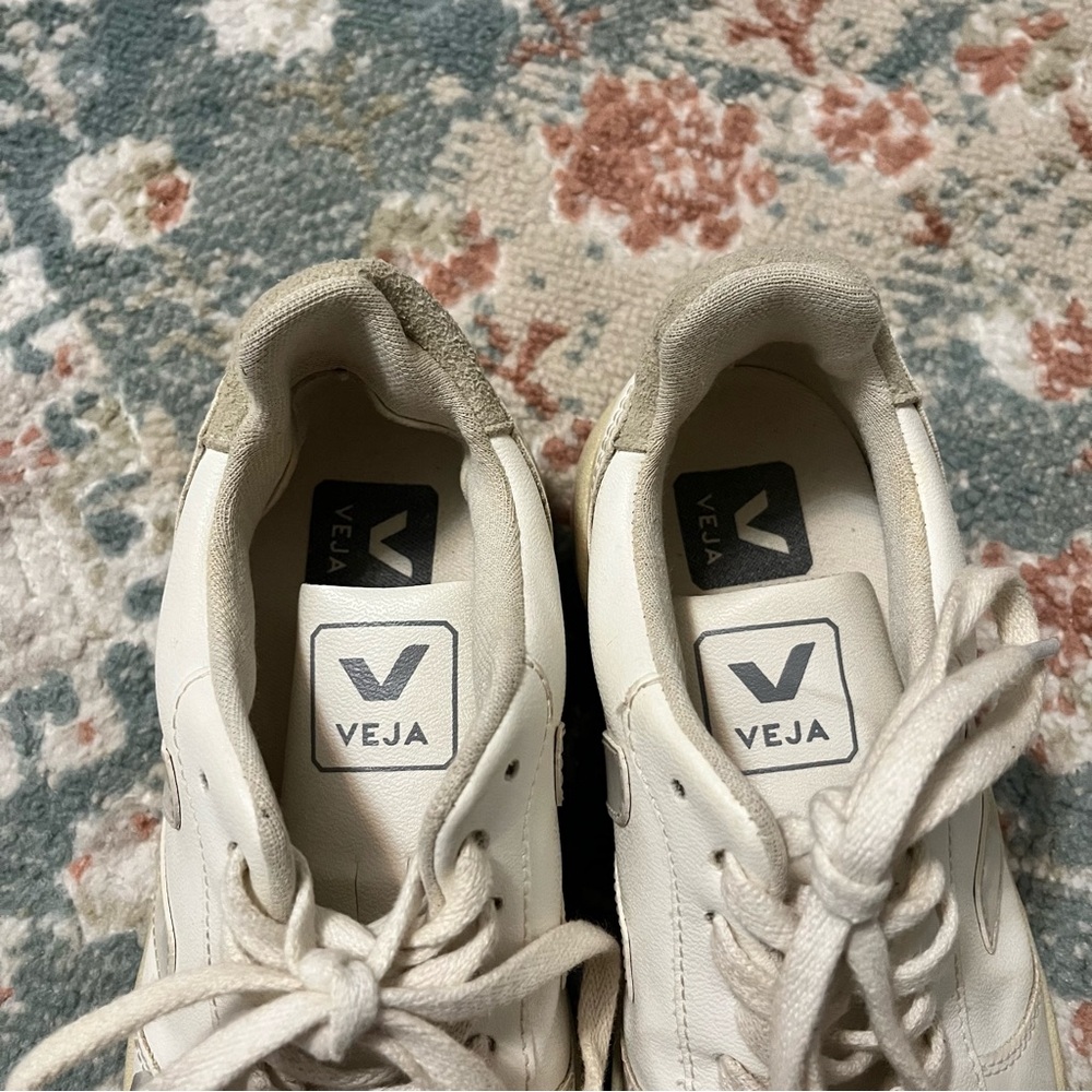 Veja V-10 White Sneakers - Picture 8 of 10